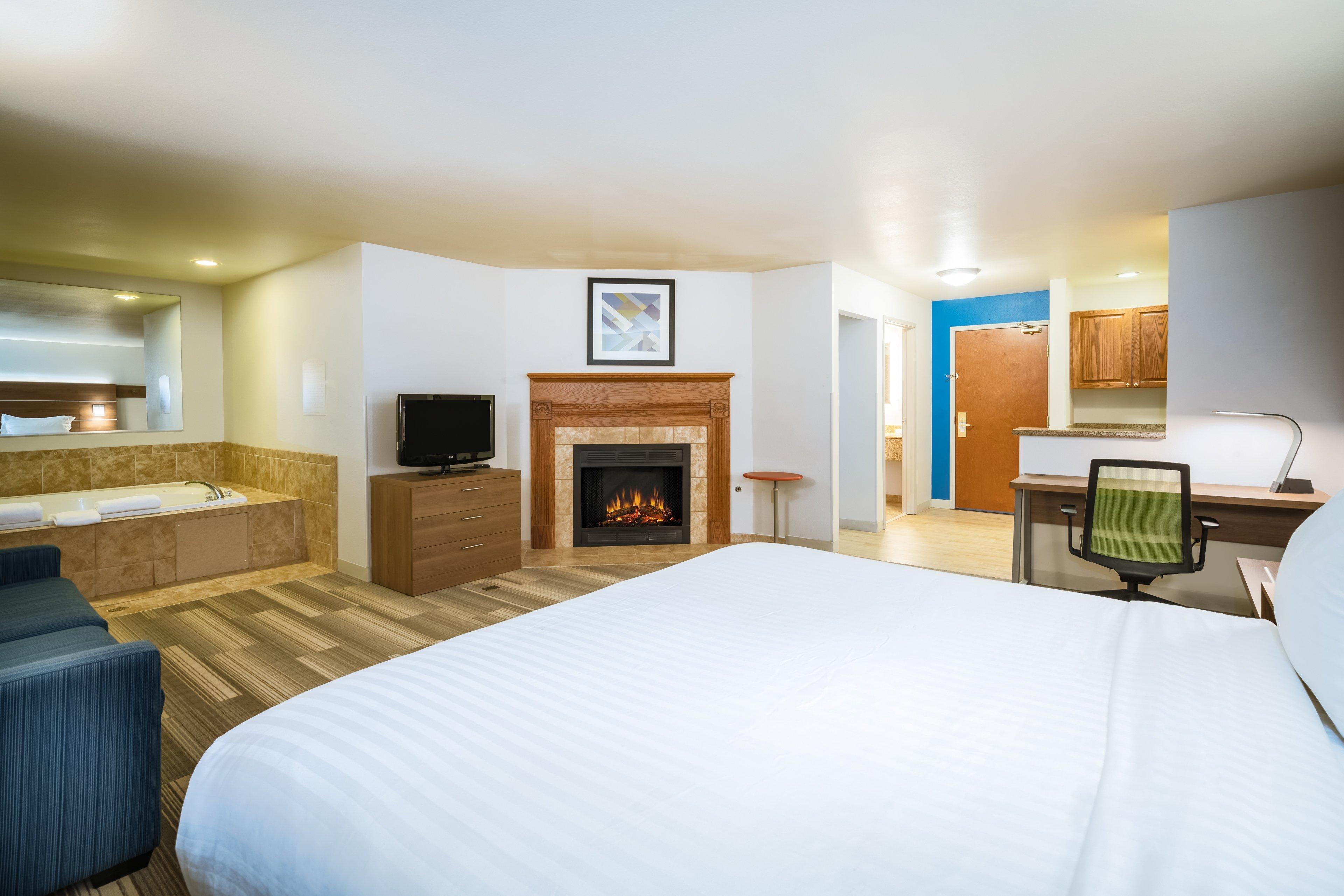 Holiday Inn Express & Suites Rocky Mount Smith Mountain Lake By Ihg Екстер'єр фото