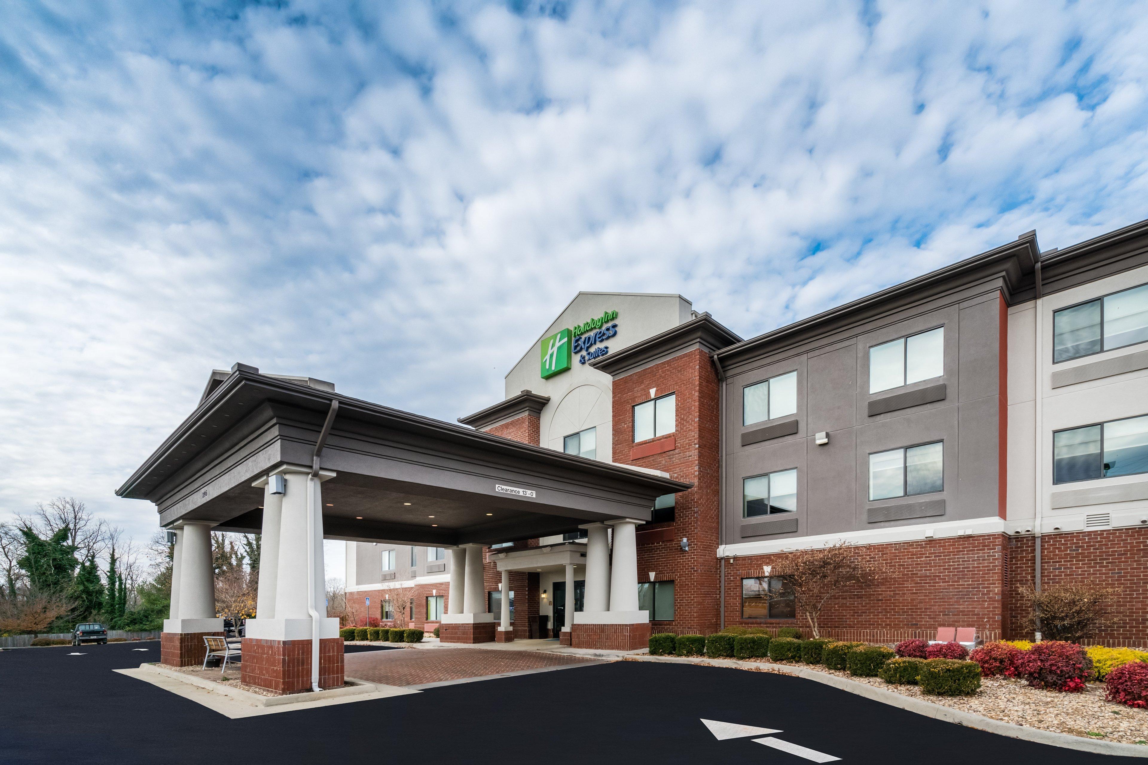 Holiday Inn Express & Suites Rocky Mount Smith Mountain Lake By Ihg Екстер'єр фото